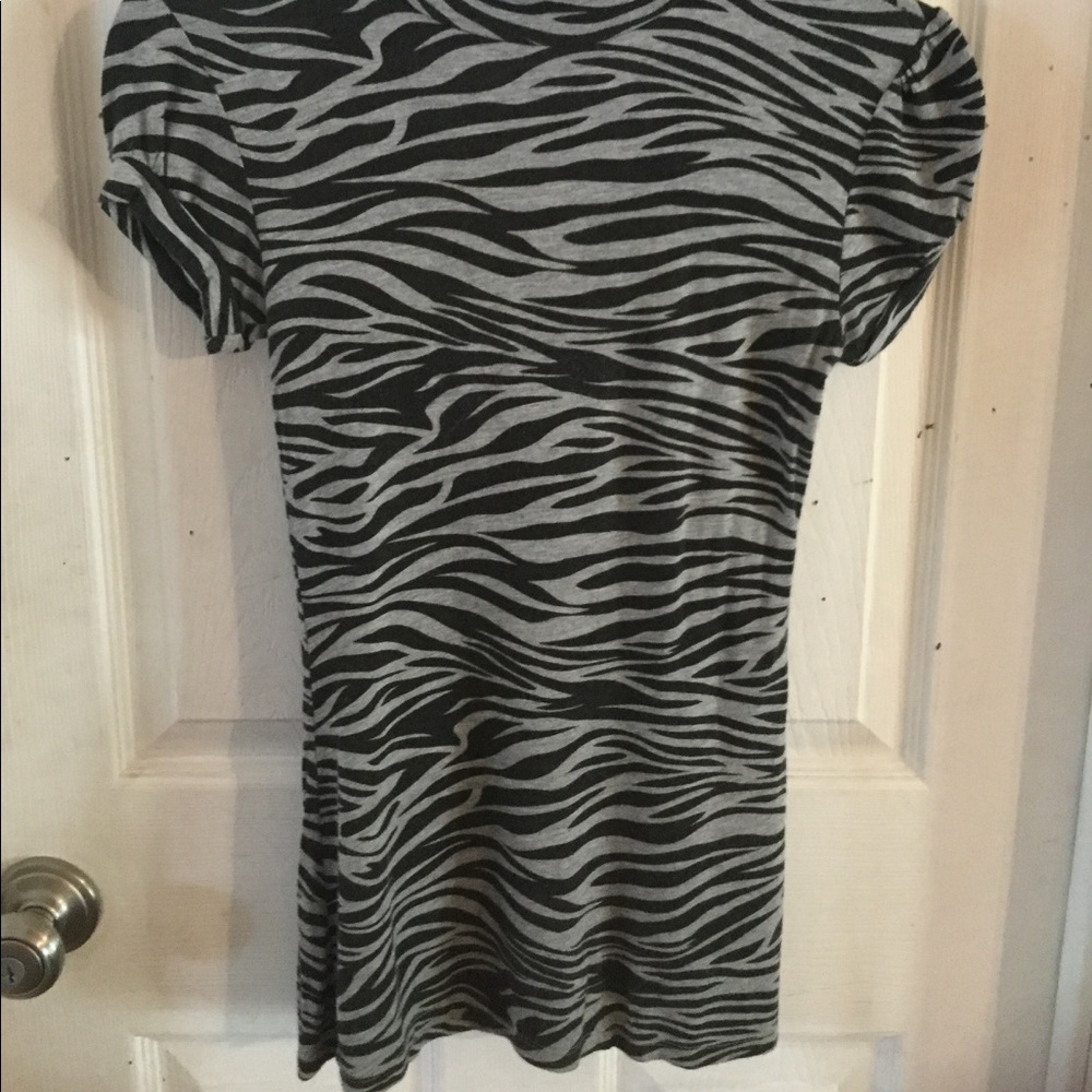 💝 Degrees Zebra top. Size M. So cute